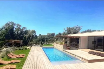 Image de Recent architect-designed house, 5-minutes walk from Capicciola beach, sleeps 11