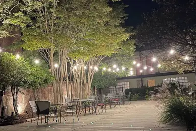 Image de *Downtown Durham* Poolside Condo Next to Duke