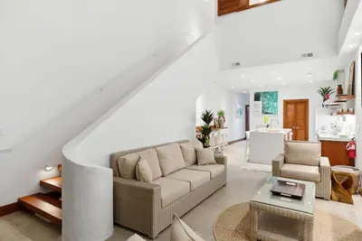 Image de Vacation Villa 5 mins to King St- ‘The Queen Palm’