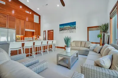 Image de Vacation Villa 5 mins to King St ‘California Palm’