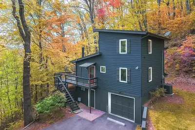 Image de Private Mtn Retreat, gameroom firepit, paved road, near Blue Ridge Prky