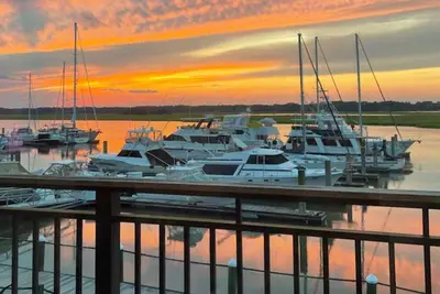 Image de Seabrook Exclusives | 1924 Bohicket Marina