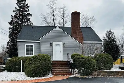 Image de Entire beautiful home w/ great location!
