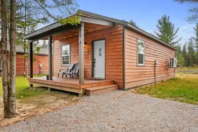 Image de Cabin #1 at Northern Comfort with opt. side x side rental