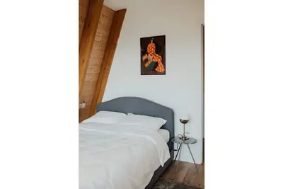 Image de Cozy A-frame with indoor fireplace and sauna!