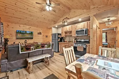 Image de Cabin#2 at Northern Comfort w\\opt side by side rentals