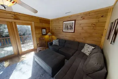 Image de Logger's Run #02 - Stay Cozy and Warm in this South Mountain Stunner! by RedAwning