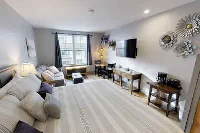 Image de Expedition Station #315 - Make this Cozy studio your Home Away from Home while Enjoying the Slopes! by RedAwning