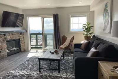 Image de Rimfire #206 - A Cup of Tea and a Cozy Fire are the Perfect End to a Day on the Slopes! by RedAwning