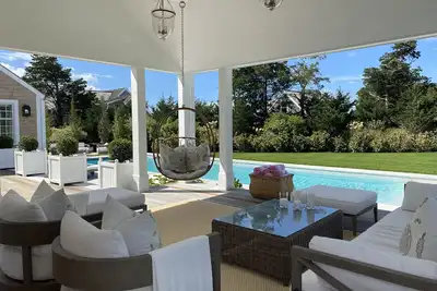 Image de Renovated 6 Bedroom Property with heated pool, Car Ferry Reservation Assistance