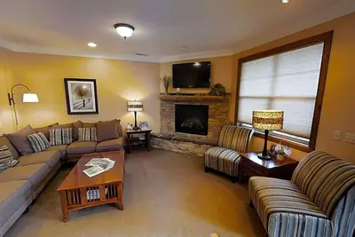 Image de Black Bear Crossing #28 - Direct slope access! Perfect for non-skiers too - bring the whole family by RedAwning