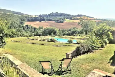 Image de Retraite dans une ferme ombrienne avec piscine et jardin privés