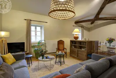 Image de Gîte historique entre Lyon et Saint-Étienne avec Wi-Fi, jardin, équipements bébé et proche tennis