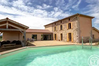 Image de Gîte de luxe avec spa, sauna et piscine, animaux admis