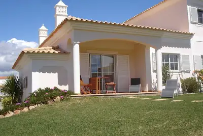 Image de Magnificent 1-bedr. apartment, wi-fi, pool, garden, near beach and golf - Galé, Albufeira