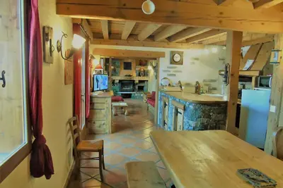 Image de spacious apartment in mountain chalet