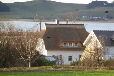 Vacation apartment upper floor in the thatched house on the Bodden in Middelhagen
