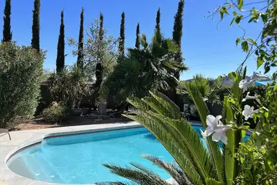 Desert Oasis- Heated Pool & Hot Tub!