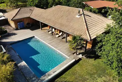 Image de Charmante villa typique du Bassin. 5 min de la plage, piscine, terrasse.