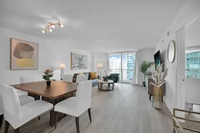 Image de Brickell Home with New Floors & Kitchen 41st Floor