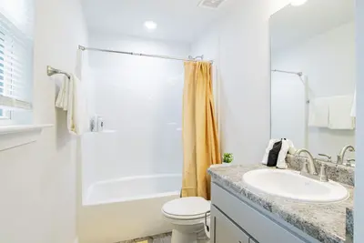 Image de Brand New Glamorous 3br House