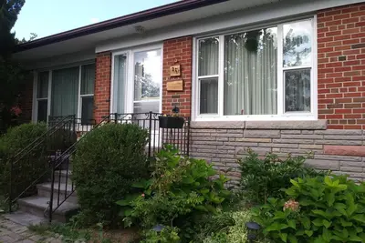 Image de Basement Apartment (Private Acess)