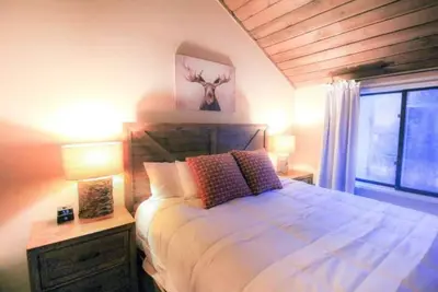 Image de Loon Outlook - Best View, <3min to Loon