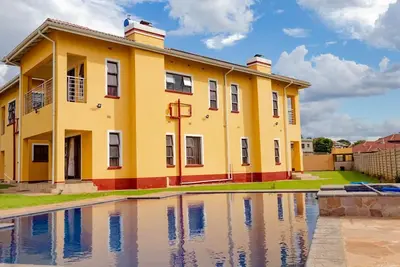 Image de Pomona Bb House - Luxury accommodation, near Sam Levy's Village in Borrowdale.