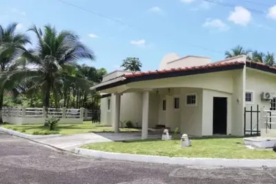 Image de Beach House with Swimming Pool - Panama Caribbean Beach