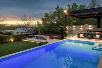 Carlton Villa 3 - Carlton Villa 3: Central location by Hagley Park