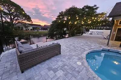 Image de Casa Bella-5br/Waterfront/Pool/Spa