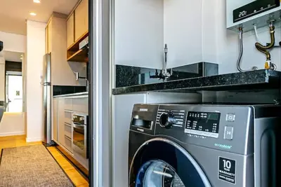 Image de New, modern studio in the center of Floripa Hav103
