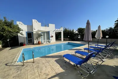 Image de Near the Sea! Family Friendly, Mediterranean style Bungalow, Special Offer!