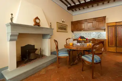 Image de Cortona apartment on the night alley - Old Town