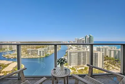 Image de A High Floor with Stunning View |Pools| Near Beach