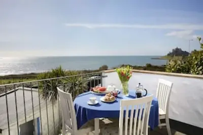 Image de Charming cottage, spectacular uninterrupted sea views of Bay & St Michaels Mount
