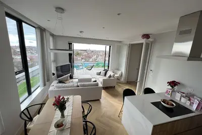 Image de Modern 2 Bed Penthouse with Large Terrace and View