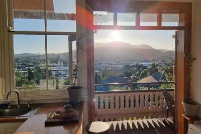 Image de Historic Home with Views. Close to City Sleeps 6