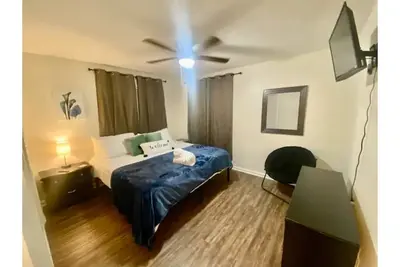 Image de Close/Clean Cul-de-sac Apartment