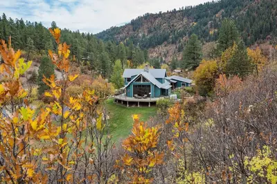 Image de Lightner Creek Estate: Secluded 33ac 12 min to Dgo