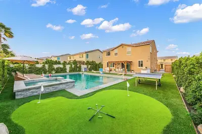 Image de New 9 bd home w/Pergola|Large Gameroom|Huge Pool