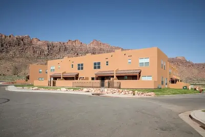 Image de Two King Suites, Pools, Hot Tub, Mountain and Rim Views, Secure Bike storage