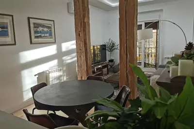 Image de Haut de gamme et élégant 2 chambres / 2 salles de bain dans le centre de Madrid