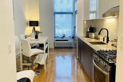 Luxury Duplex 2bd/1. 5ba with Washer & Dryer