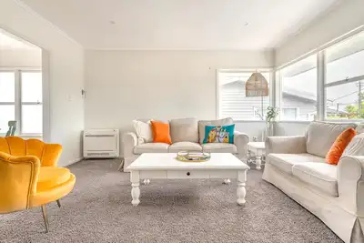 Image de Bright & Central Home with Mini Golf Area