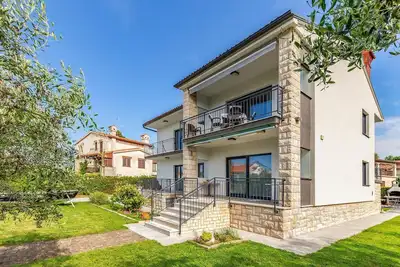 Image de Appartement confortable de 3 chambres à.