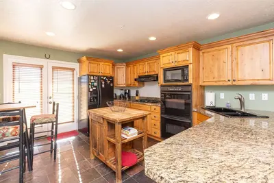 Image de Mh911 | Powder Nest Retreat: Your Adventurous Escape in Eden!