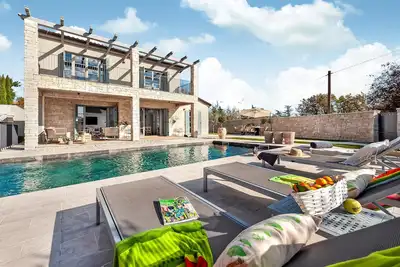 Image de Superbe maison Ă Matuhanci avec sauna