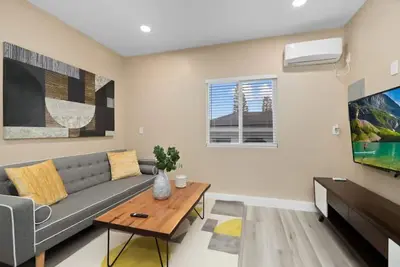 Image de Cozy Home｜6 Min to Beach｜30 Days Minimum