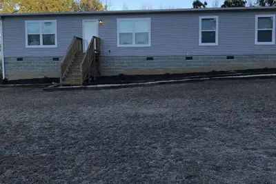 Image de Short drive or walk to public fishing park